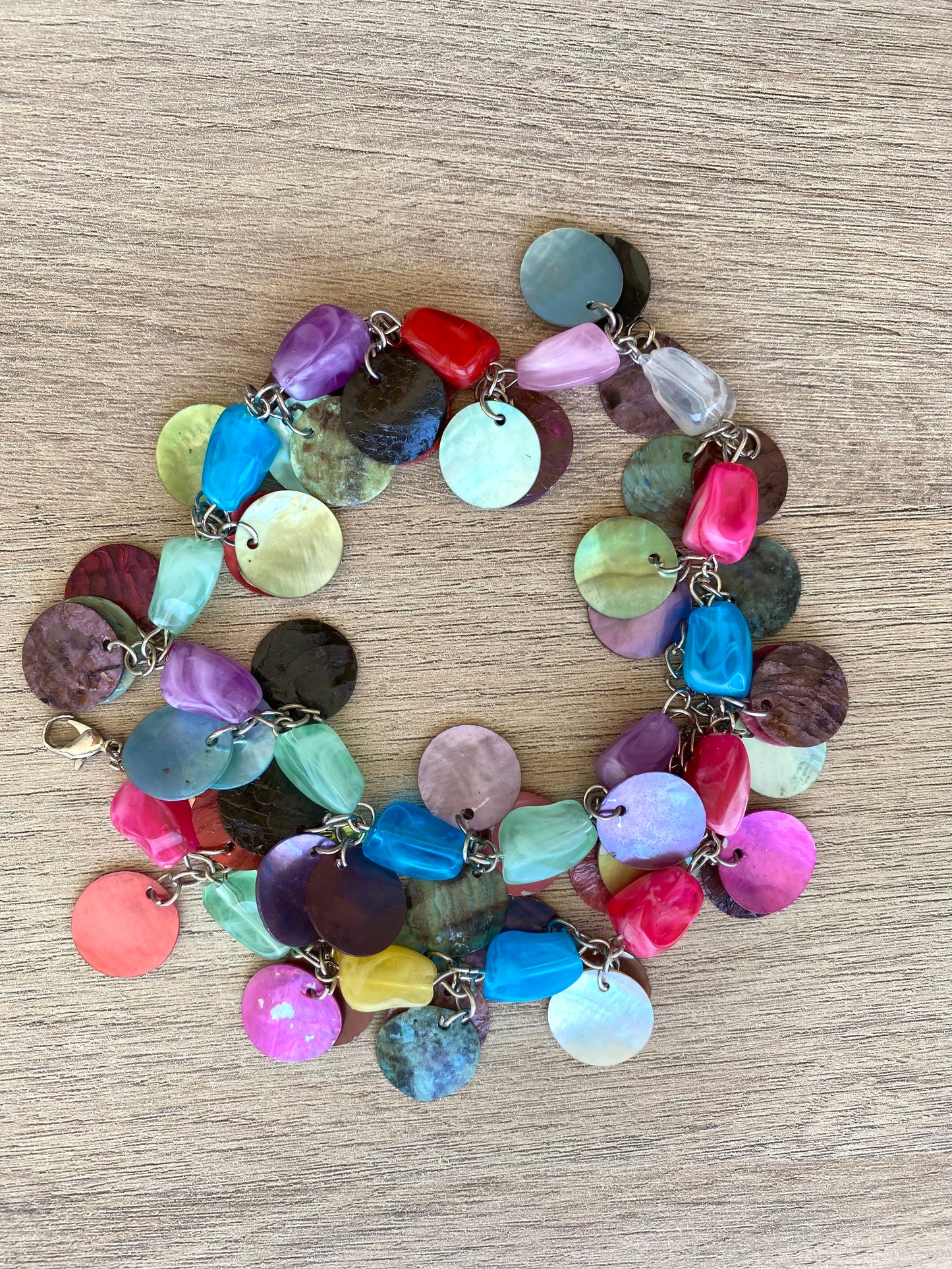 Superbe Collier en nacre naturel et verre