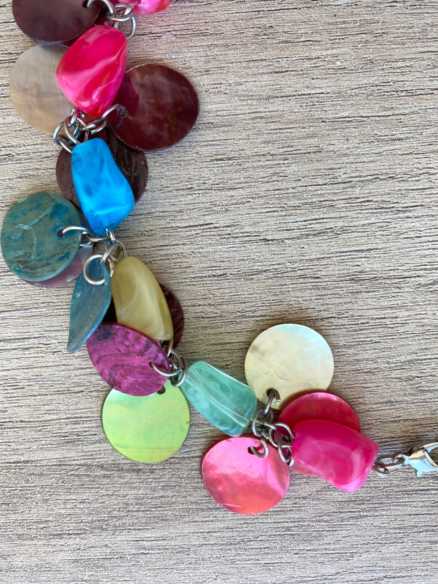 Superbe Collier en nacre naturel et verre
