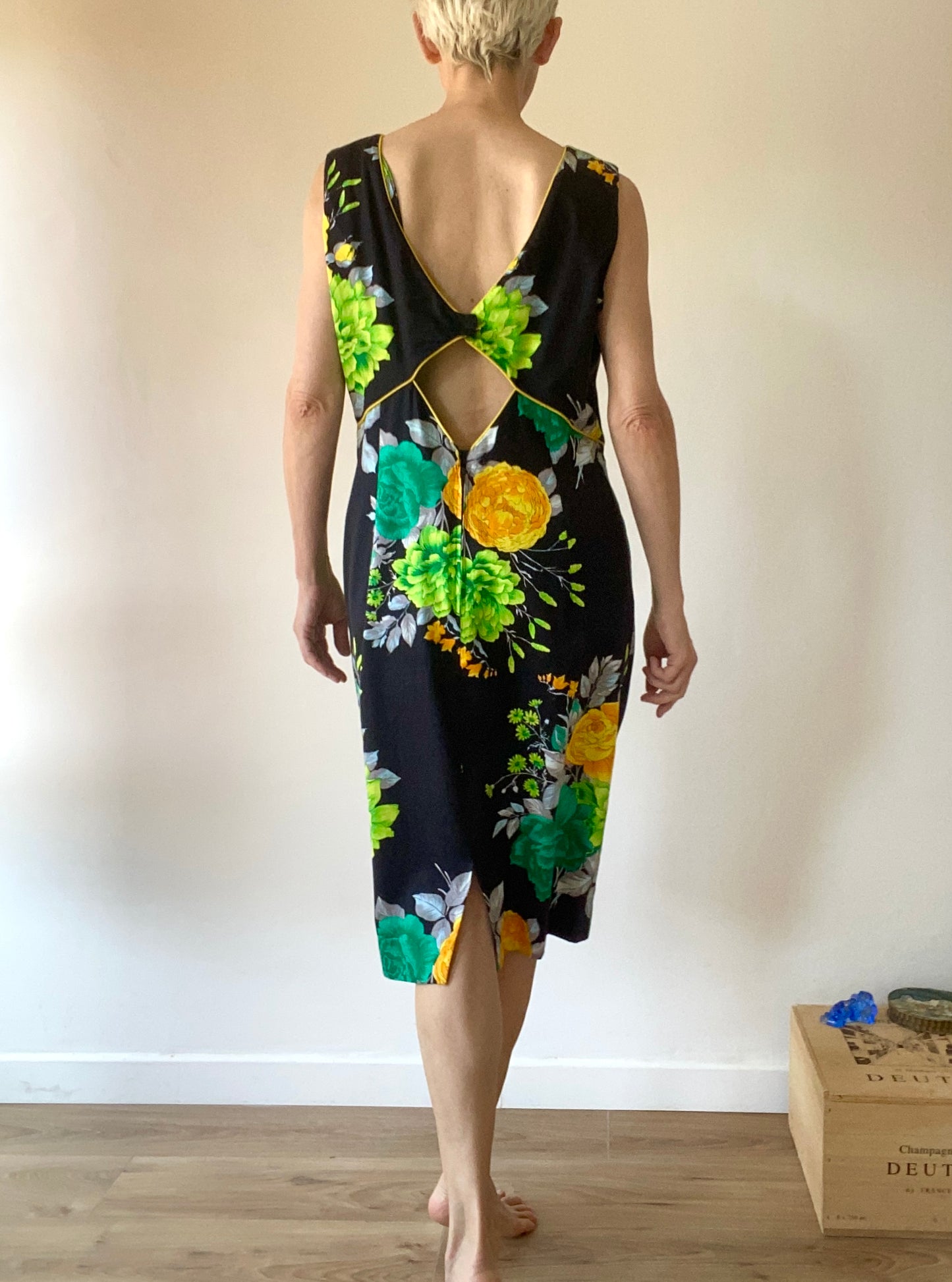 80s Made in France Belle Robe jardin des roses en coton à fleurs géantes Dos ouvert