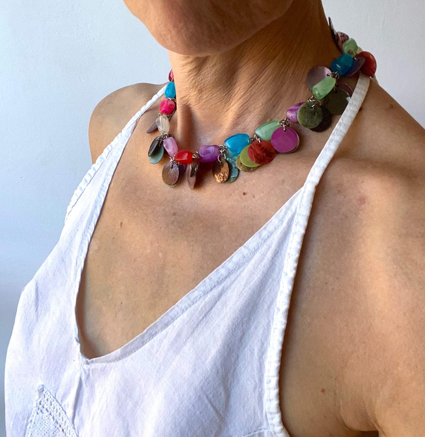 Superbe Collier en nacre naturel et verre