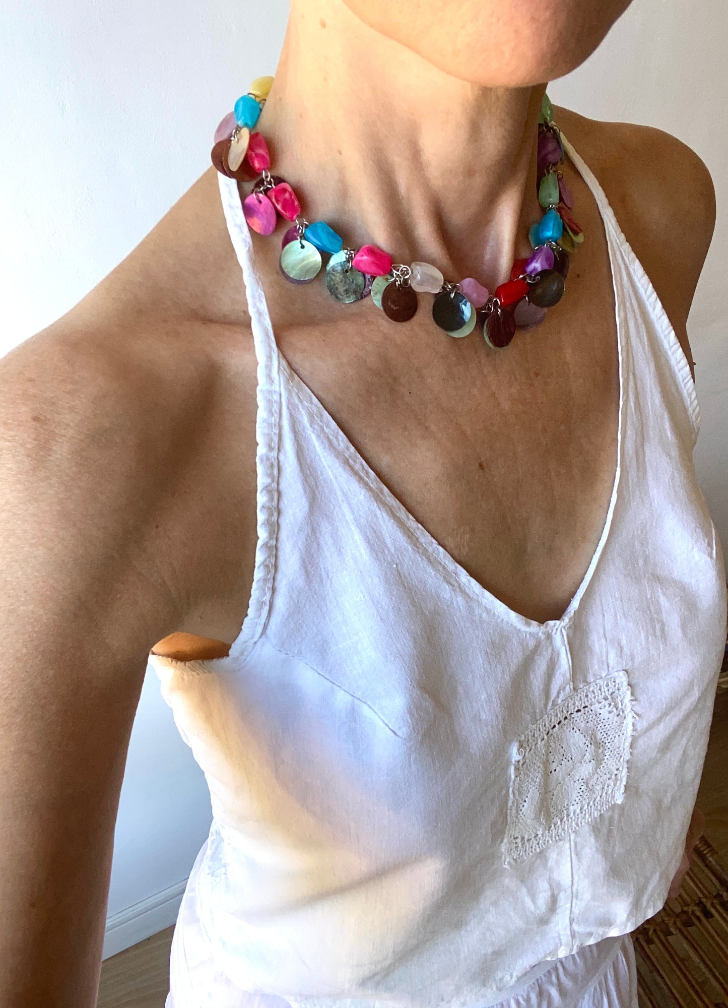 Superbe Collier en nacre naturel et verre