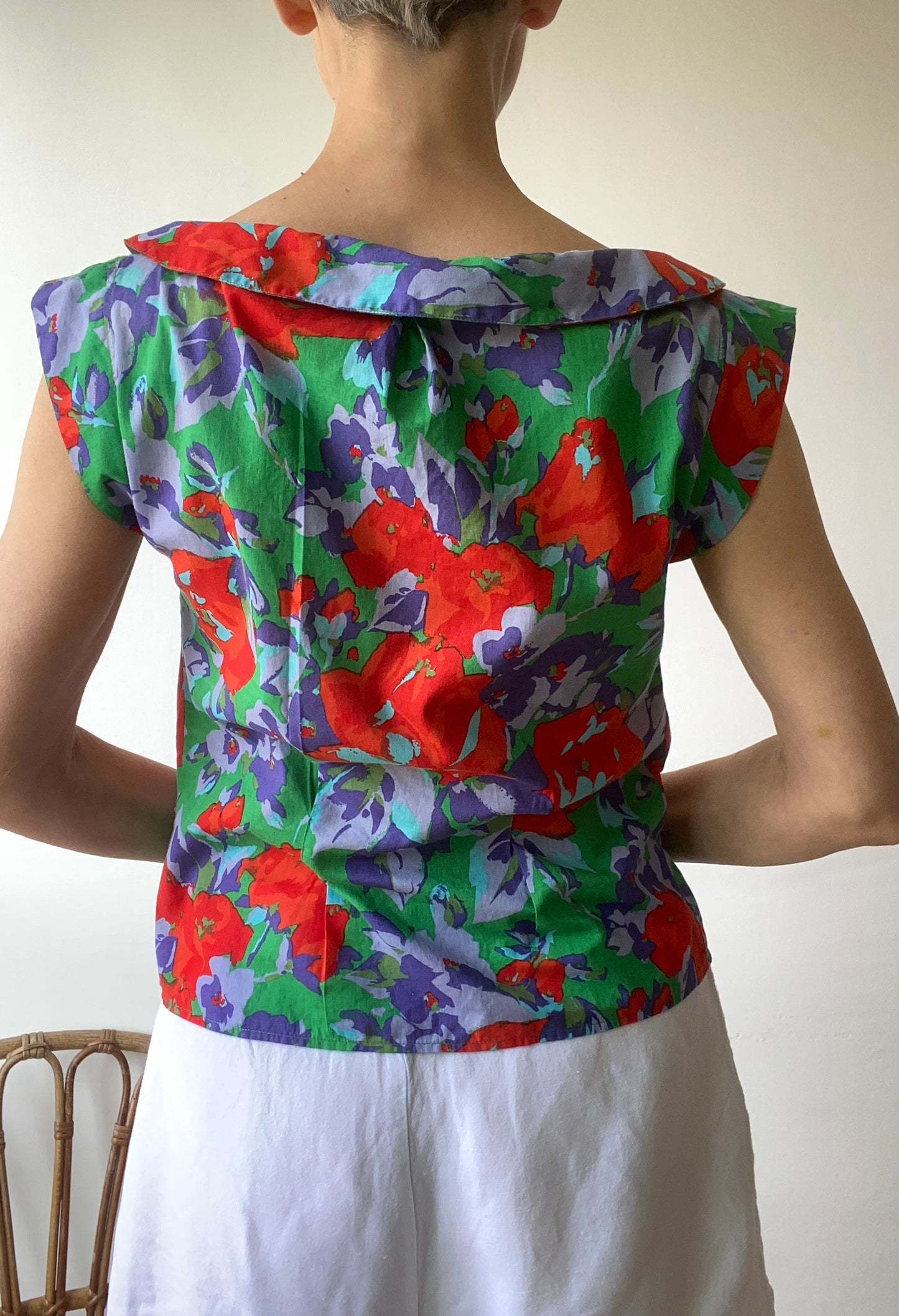 90s Cacharel Paris "La Chemiserie" Ravissant Top floral façon tableau peinture