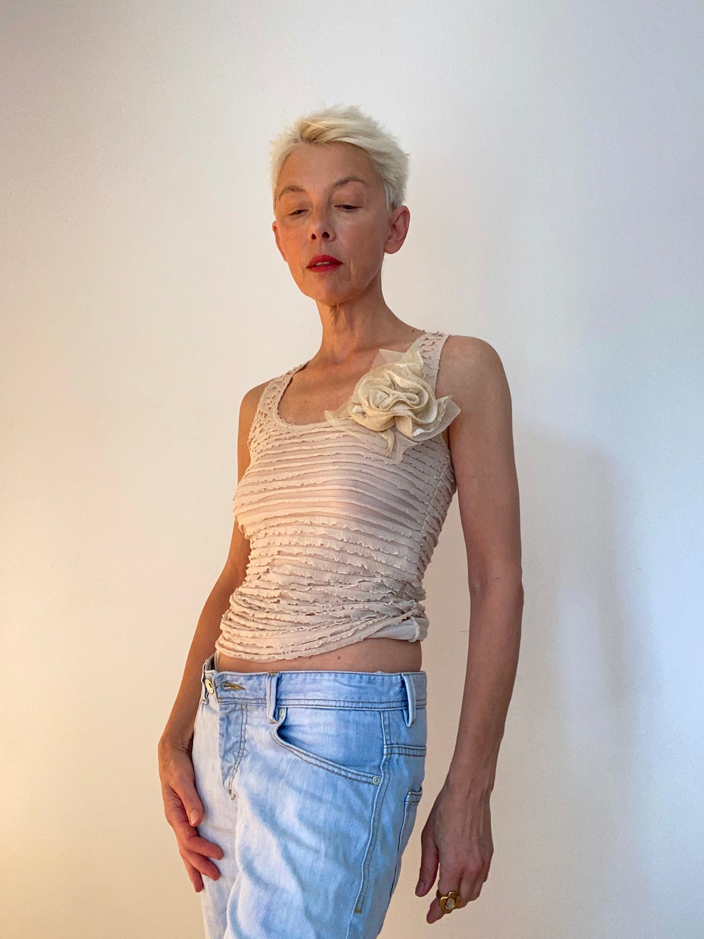 Made in France Superbe Top avec mini-volants Fleur de rose dentelle et perles