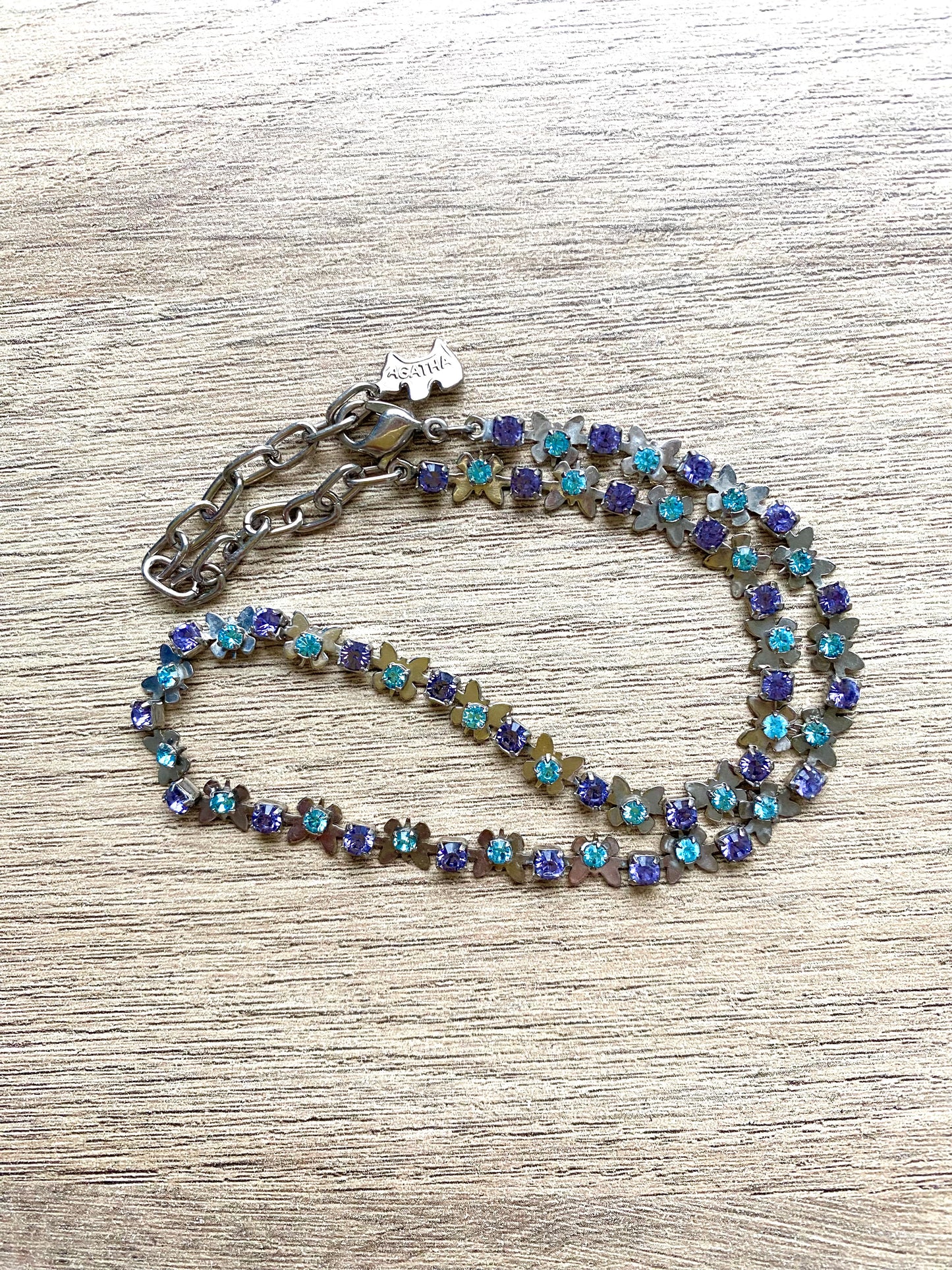 Collier Sublime de Papillons Ras de cou Acier et Verre multicolore
