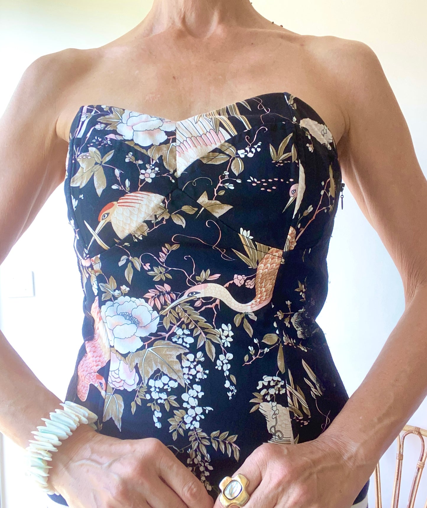 Bustier beau et original imprimé façon japonaise cigognes orientales