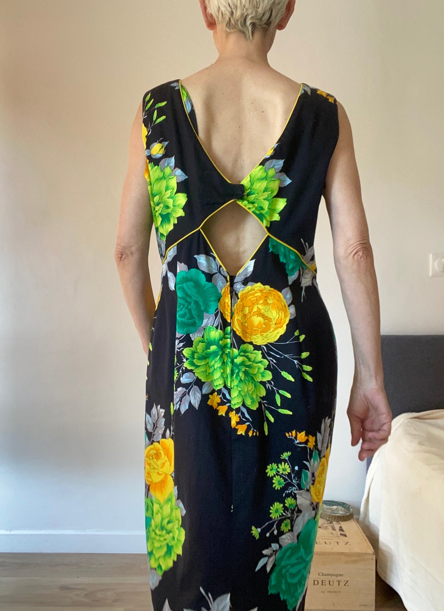 80s Made in France Belle Robe jardin des roses en coton à fleurs géantes Dos ouvert