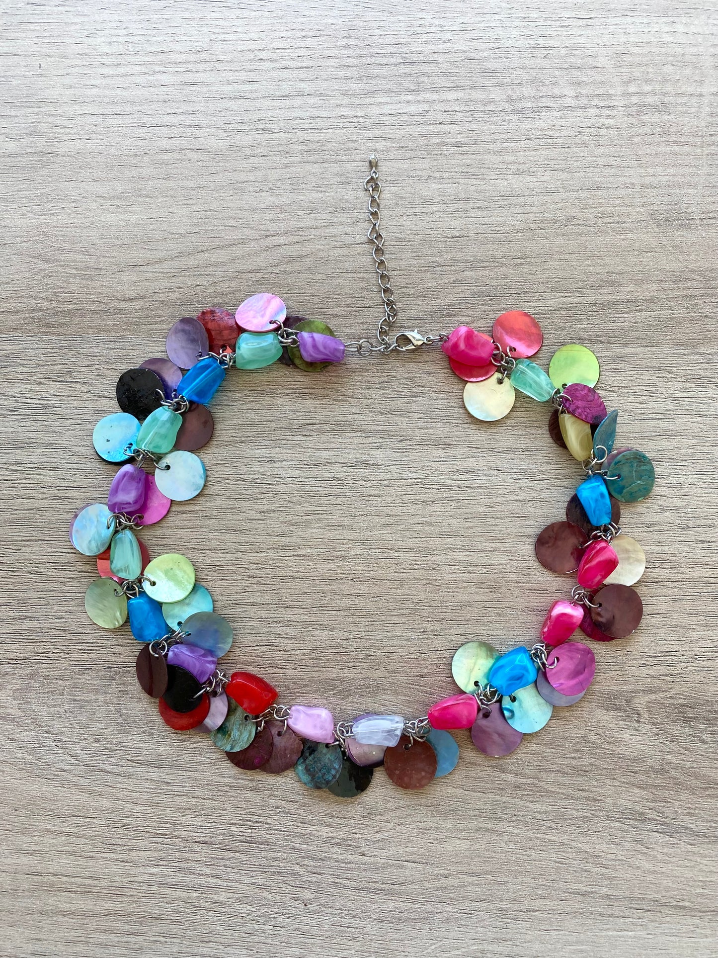Superbe Collier en nacre naturel et verre