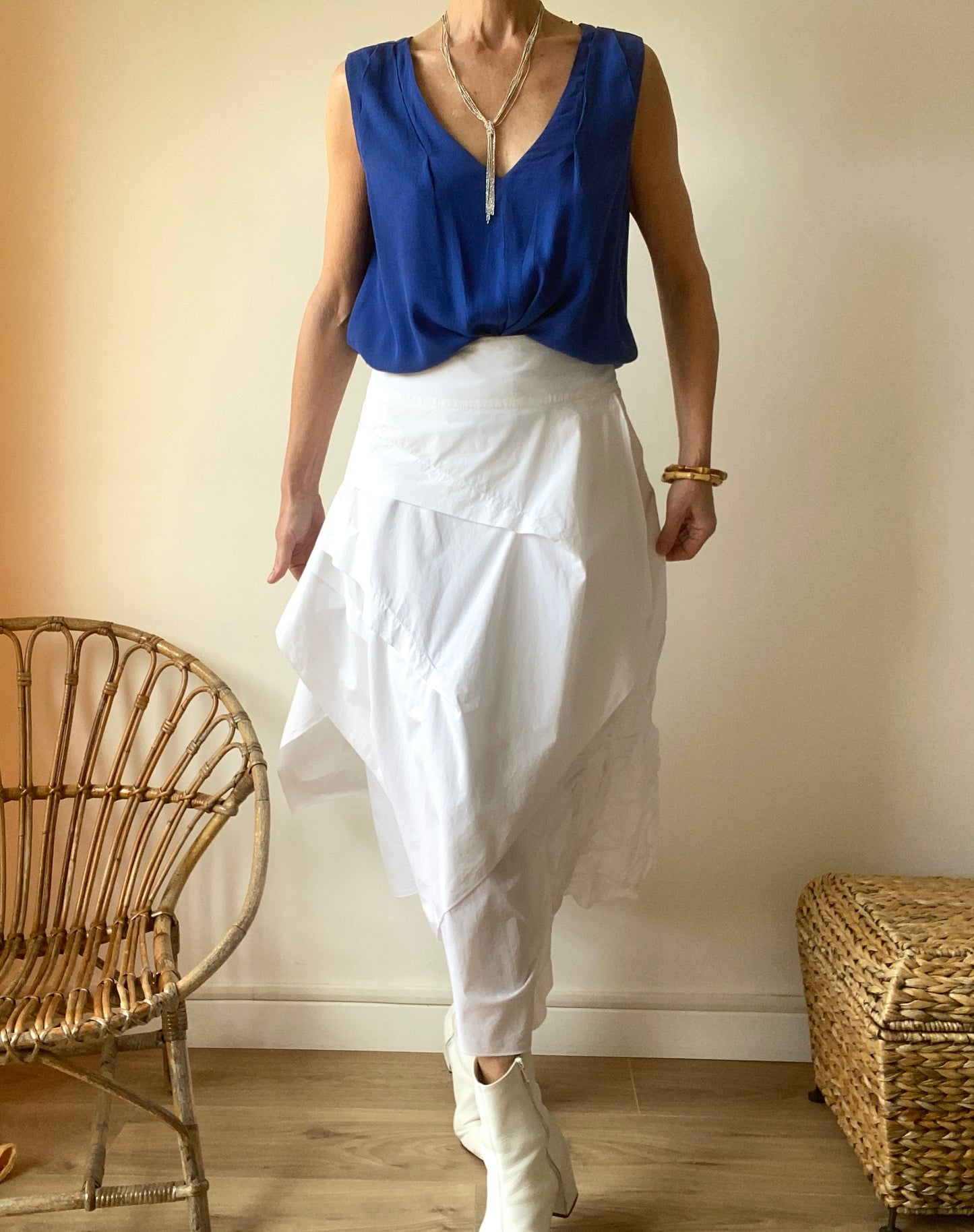 Design Jupe déstructurée en coton blanc