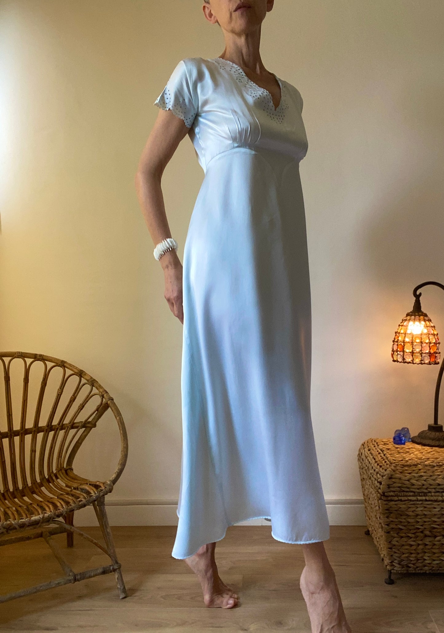 50-60s Ravissante Robe-nuisette de la couturière en soie satin