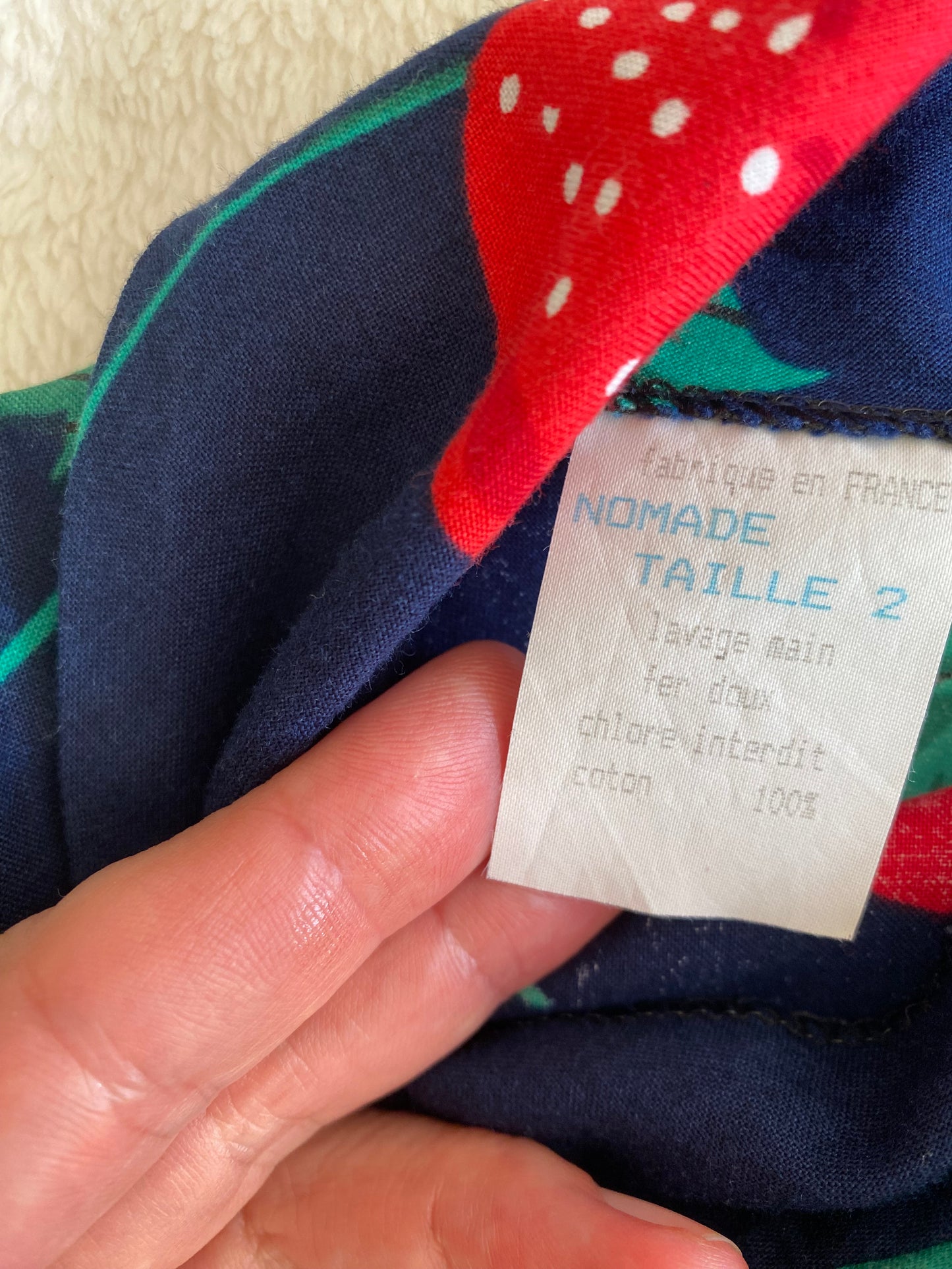 80s Made in France Délicieux top aux Fraises boutonné dans le dos