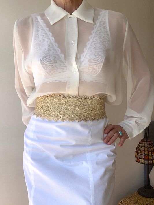 Superbe Ceinture crème  en tissu dentelle